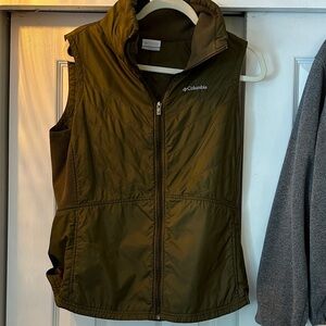 Columbia Forest Green Quilted Vest